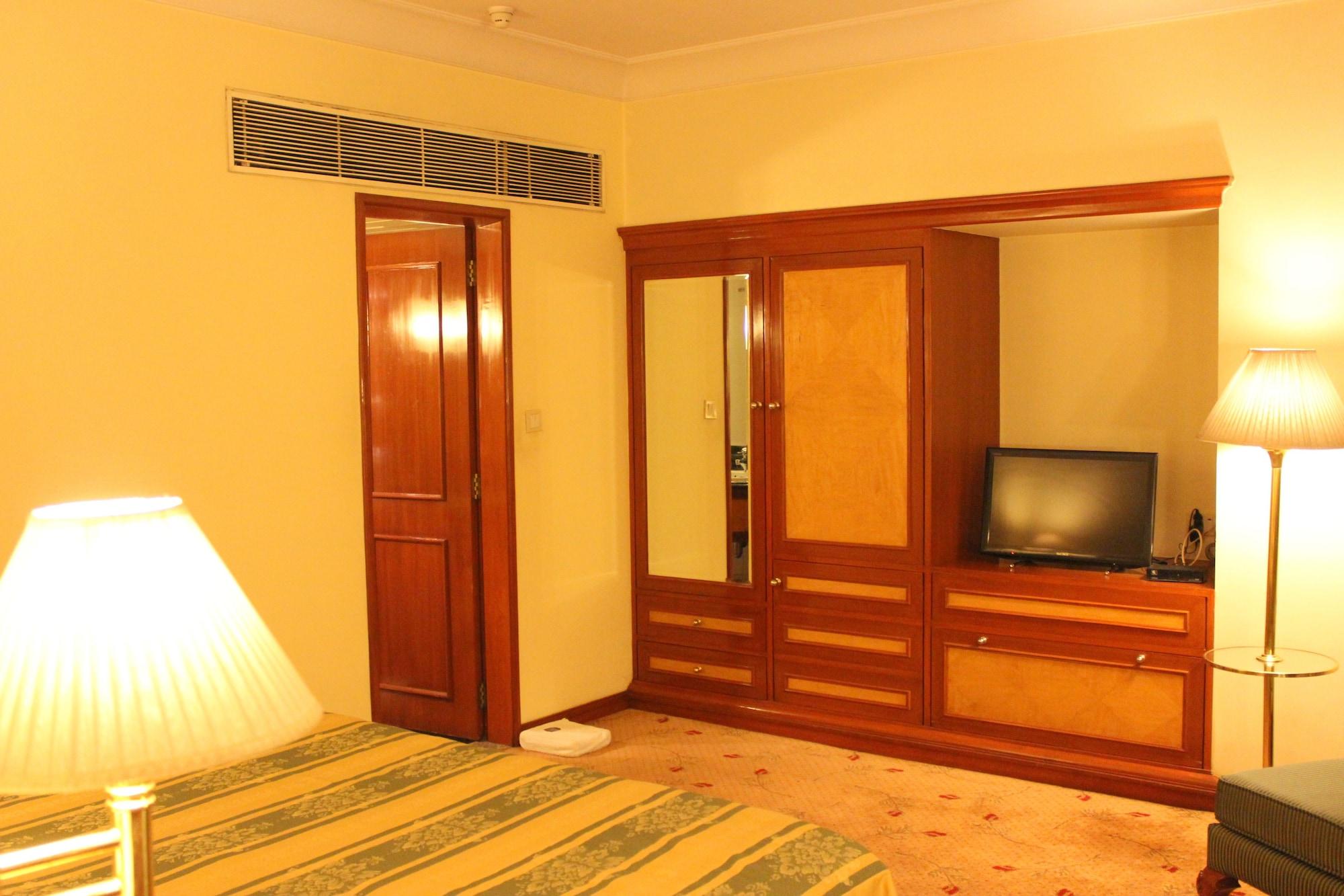 Hotel Sagar Plaza City Centre Pune Esterno foto