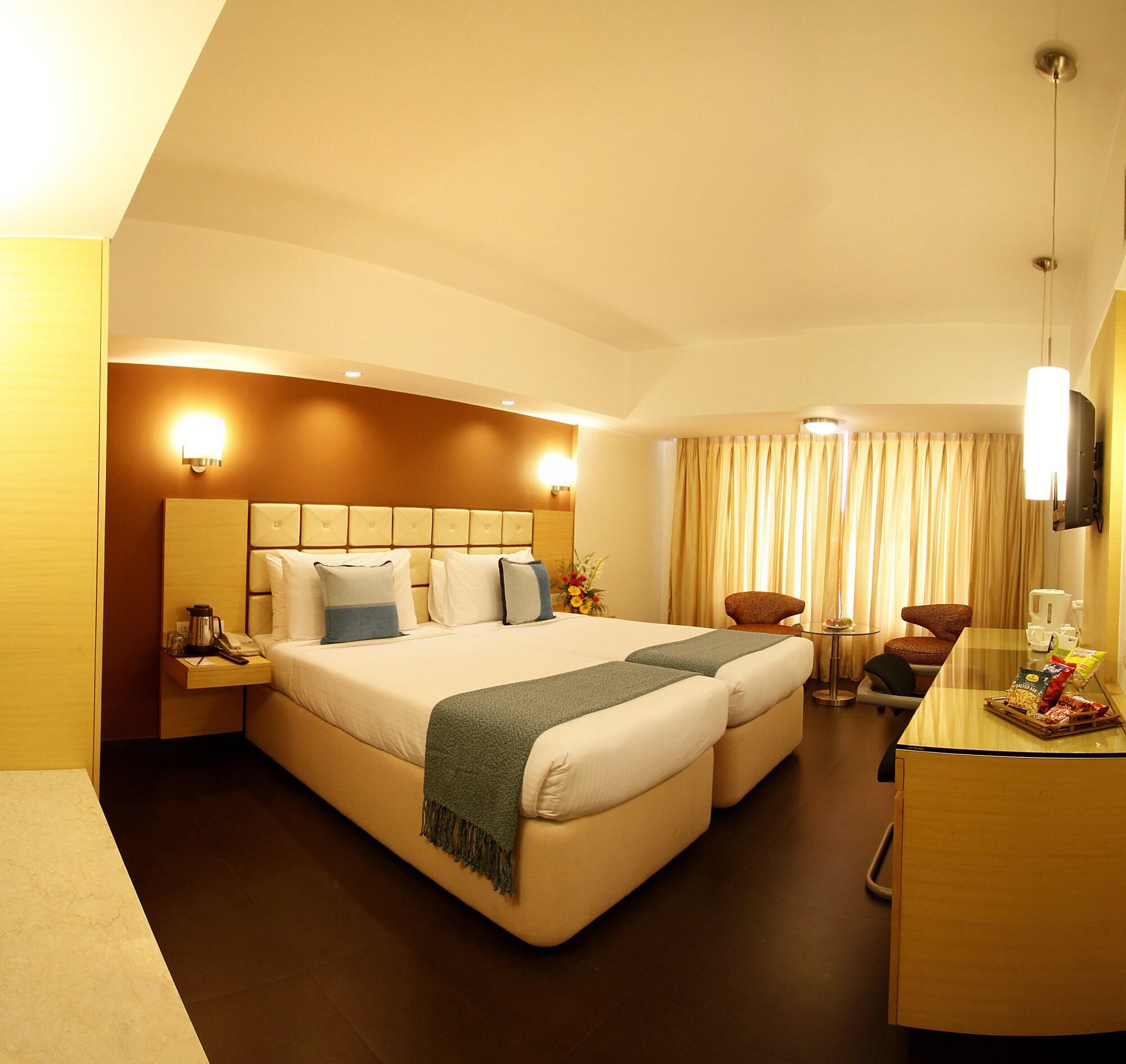 Hotel Sagar Plaza City Centre Pune Esterno foto