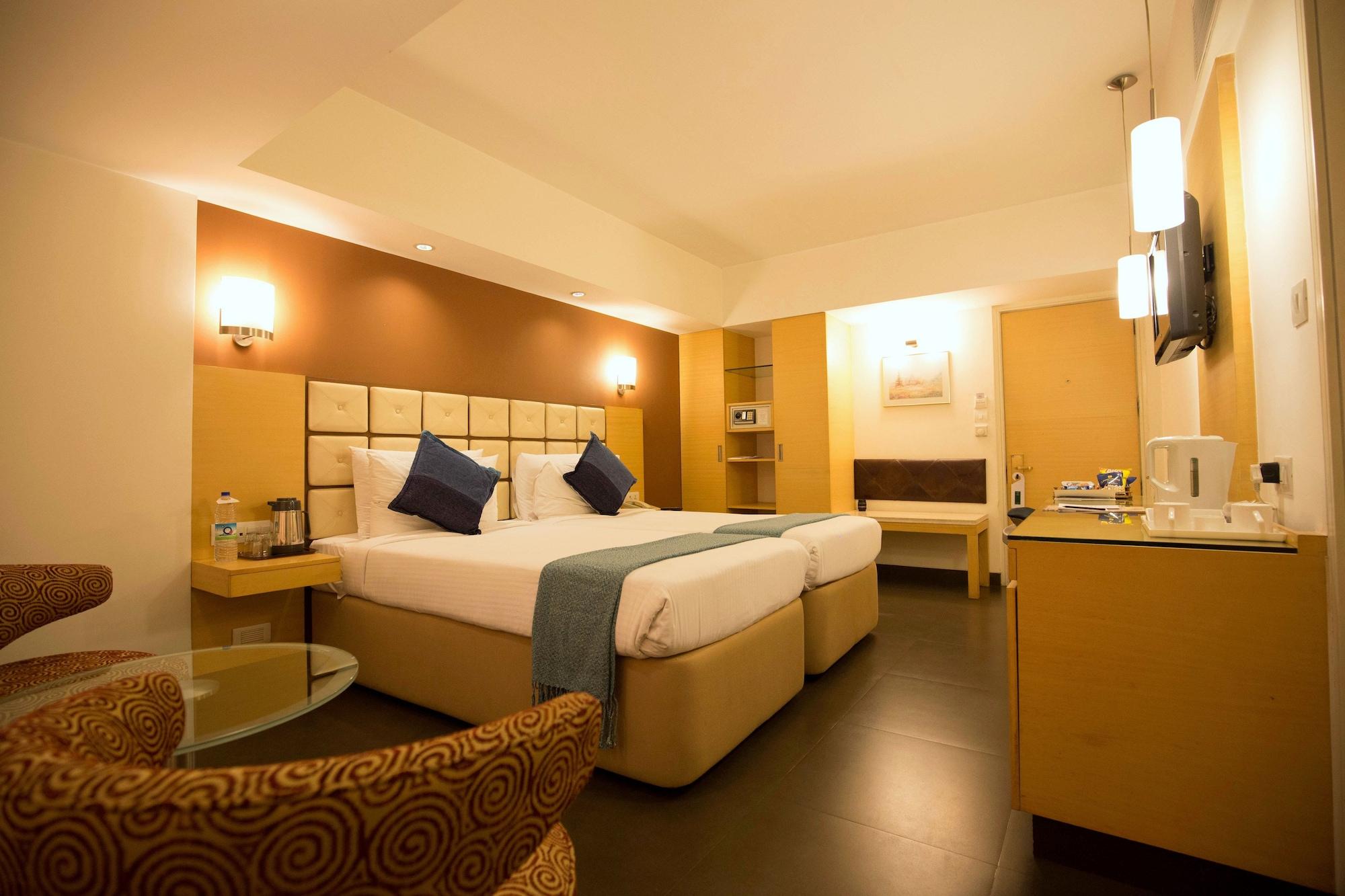 Hotel Sagar Plaza City Centre Pune Esterno foto