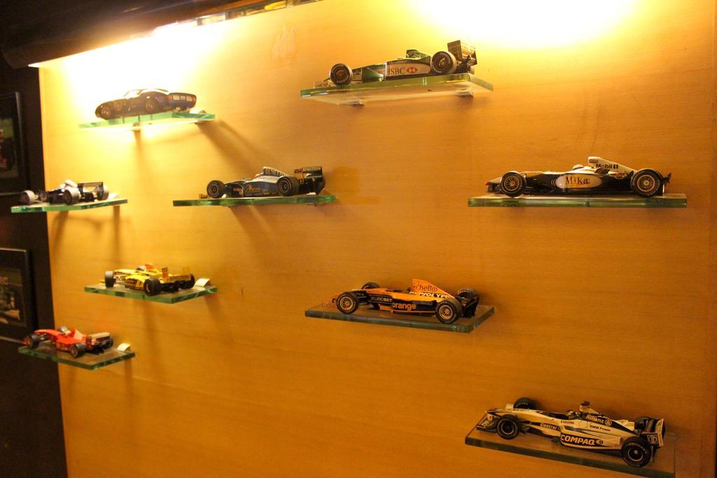 Hotel Sagar Plaza City Centre Pune Esterno foto