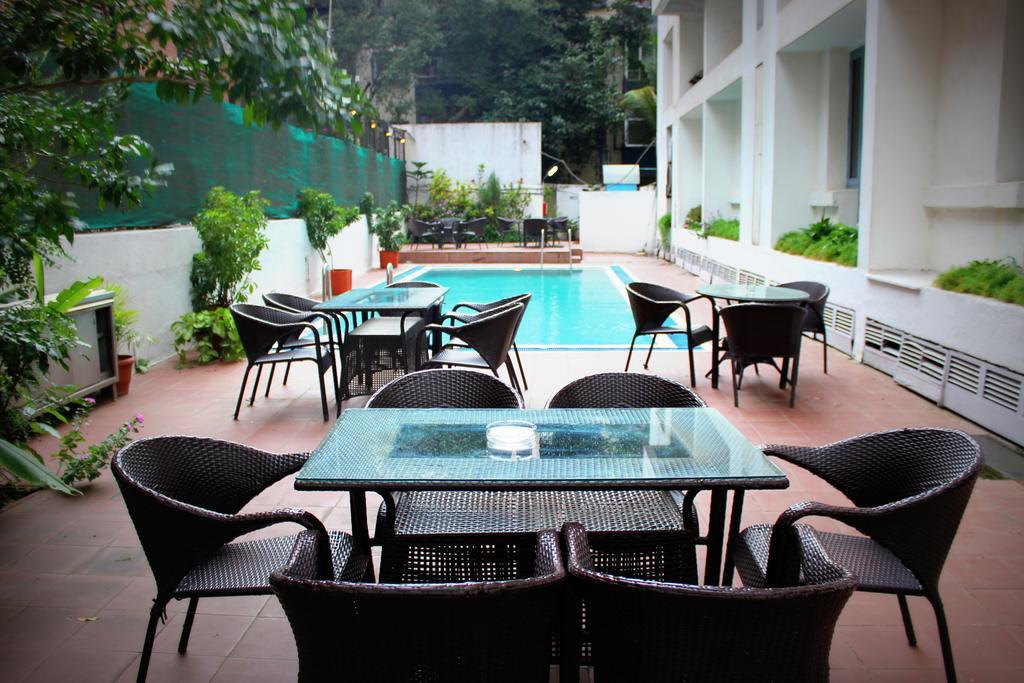 Hotel Sagar Plaza City Centre Pune Esterno foto