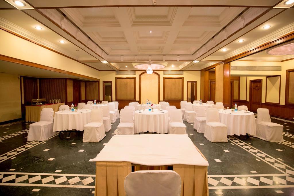 Hotel Sagar Plaza City Centre Pune Esterno foto