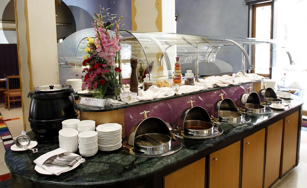 Hotel Sagar Plaza City Centre Pune Esterno foto