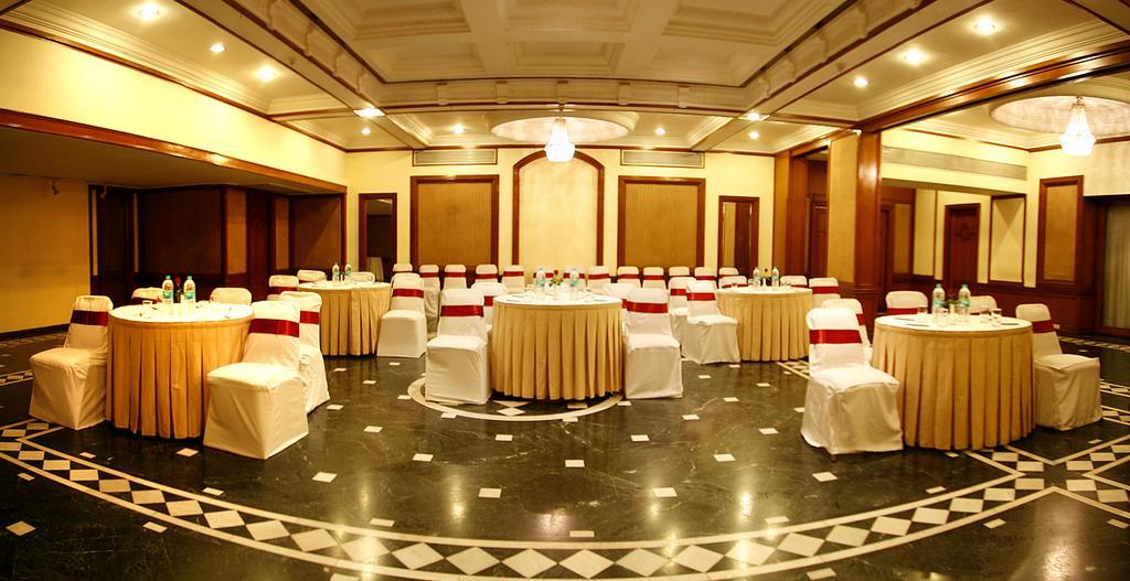 Hotel Sagar Plaza City Centre Pune Esterno foto