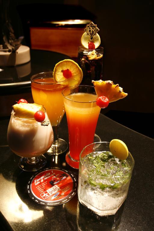 Hotel Sagar Plaza City Centre Pune Esterno foto