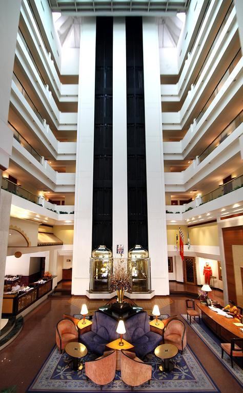 Hotel Sagar Plaza City Centre Pune Esterno foto