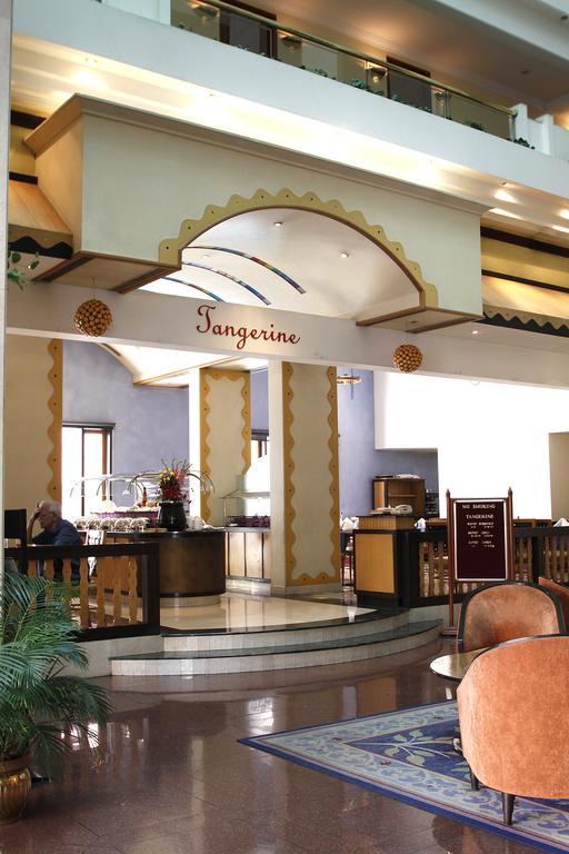 Hotel Sagar Plaza City Centre Pune Esterno foto