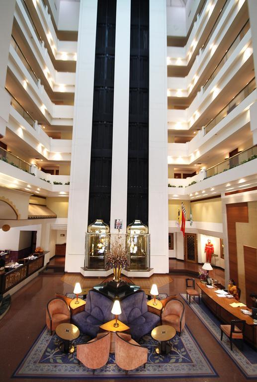 Hotel Sagar Plaza City Centre Pune Esterno foto