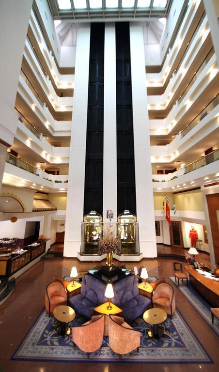 Hotel Sagar Plaza City Centre Pune Esterno foto