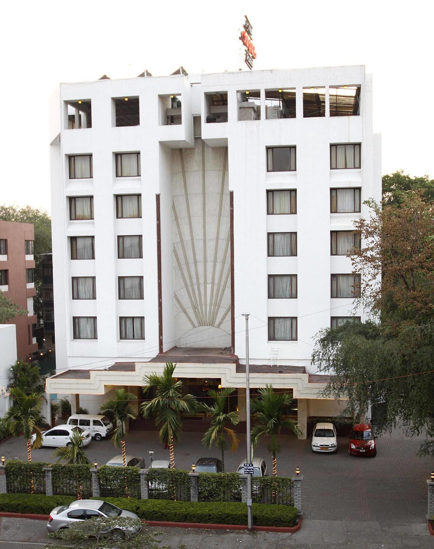 Hotel Sagar Plaza City Centre Pune Esterno foto