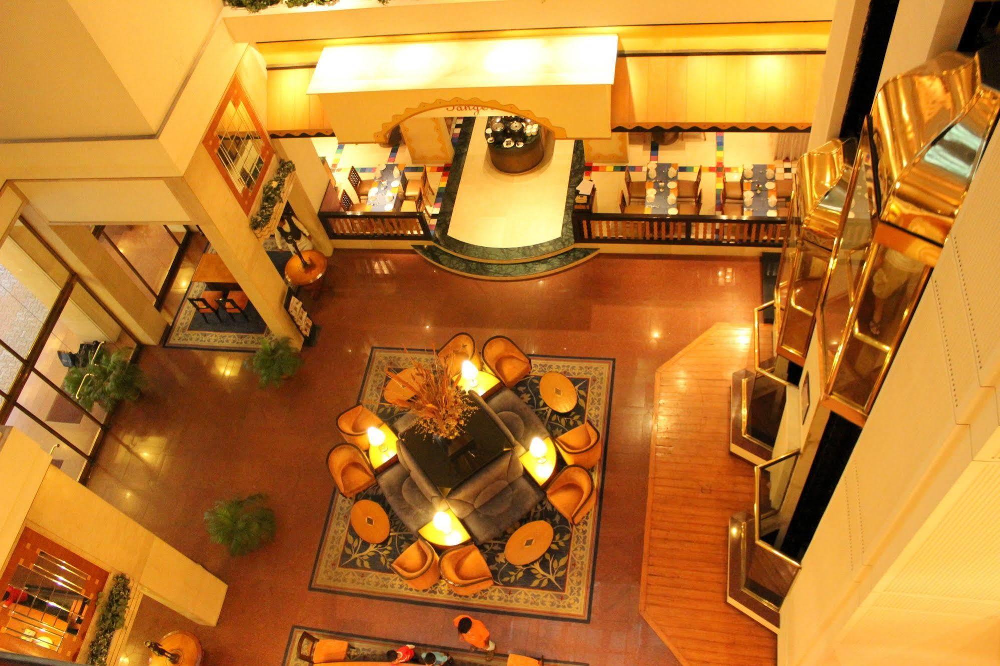 Hotel Sagar Plaza City Centre Pune Esterno foto