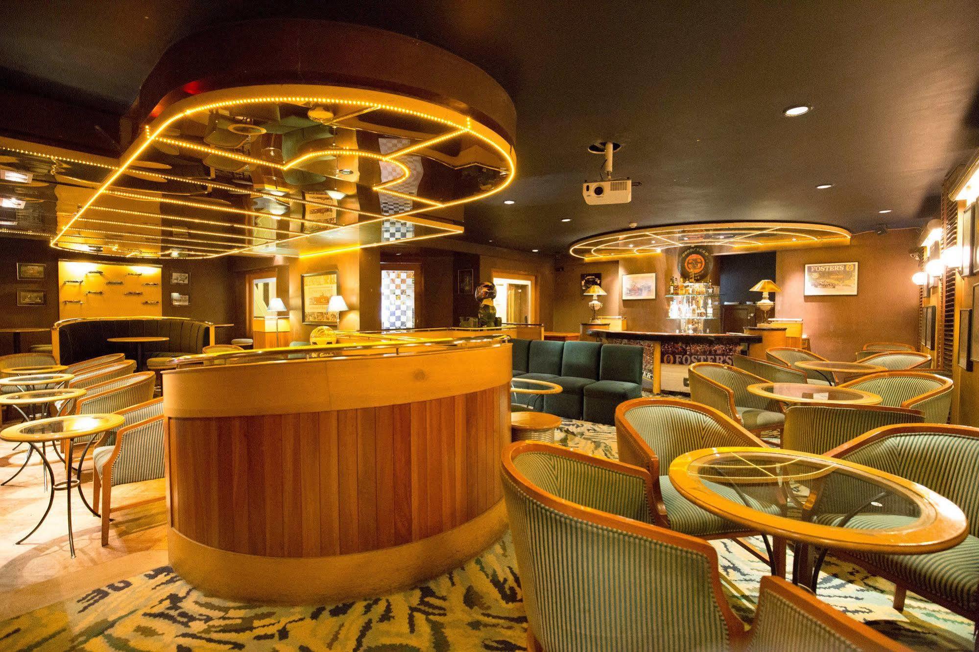 Hotel Sagar Plaza City Centre Pune Esterno foto