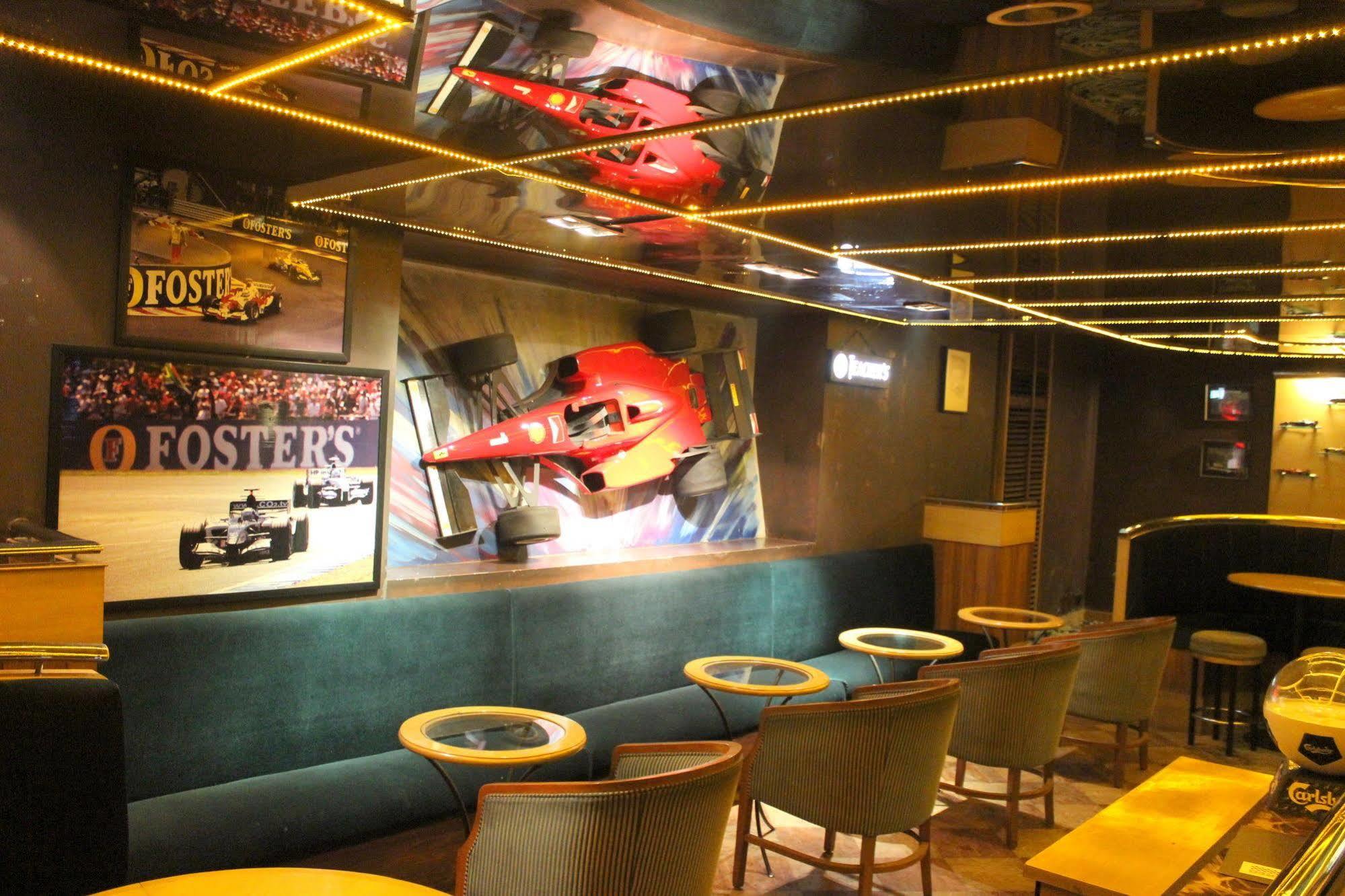 Hotel Sagar Plaza City Centre Pune Esterno foto